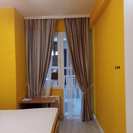 One Room With A Shared Bathroom Chisinau Exterior foto